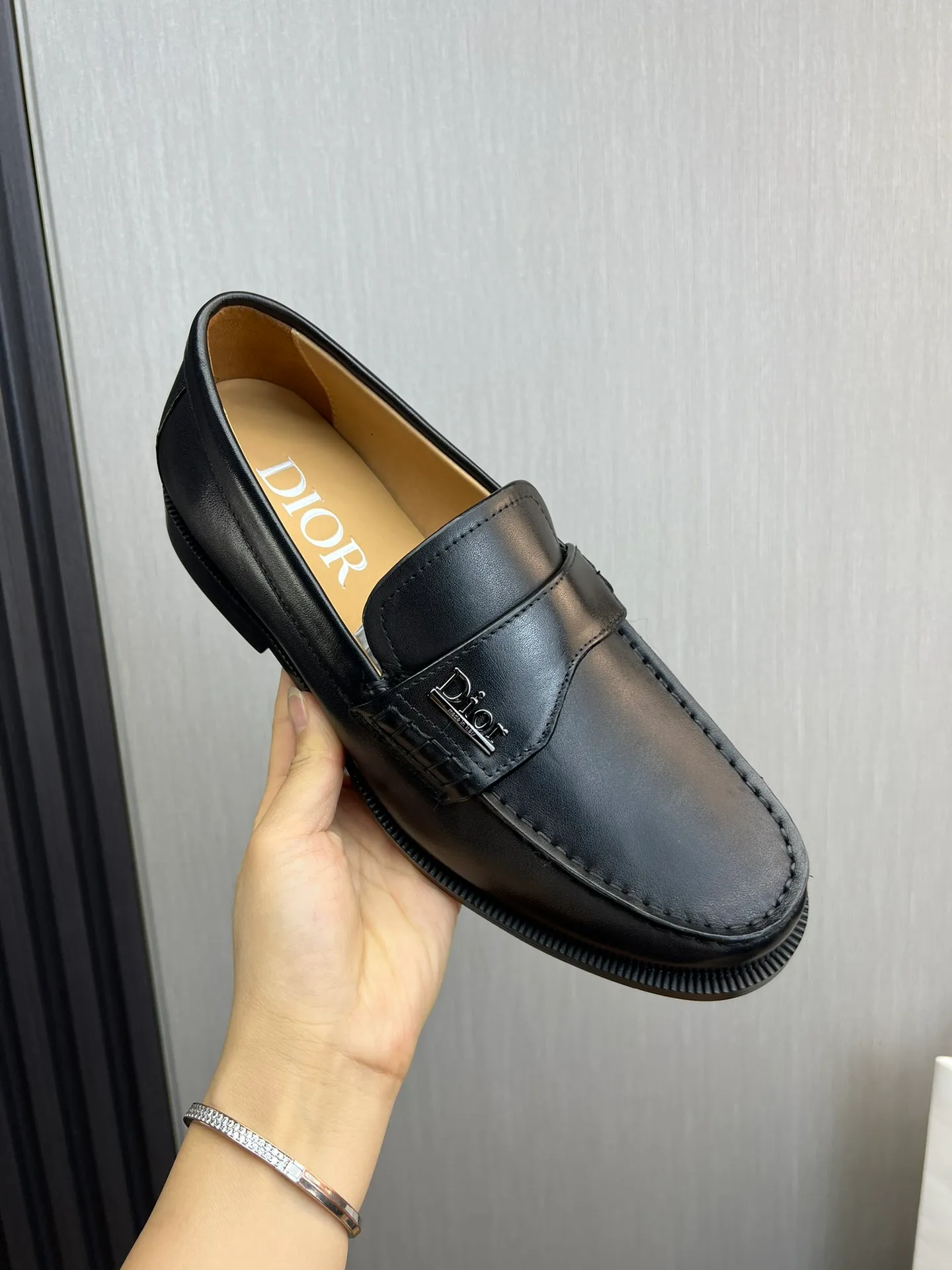 Men's men's shoes💰560💰 Dior. Men's business casual leather shoes👞all use imported original brand leather materials, just to create a more comfortable wearing experience. Upper: original cowhide, open edge beaded cowhide➕imported sheepskin lining, original non-slip and wear-resistant rubber outsole✔️36-45 (38.45 non-refundable)